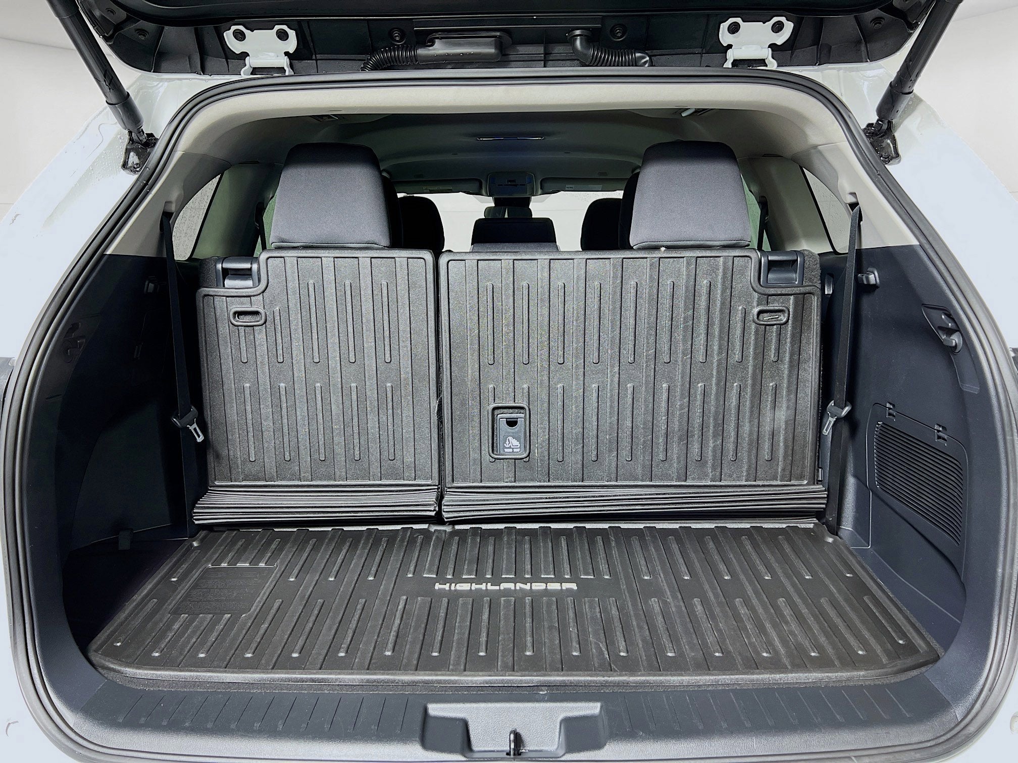 2025 Toyota Highlander Base