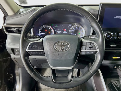 2023 Toyota Highlander Base