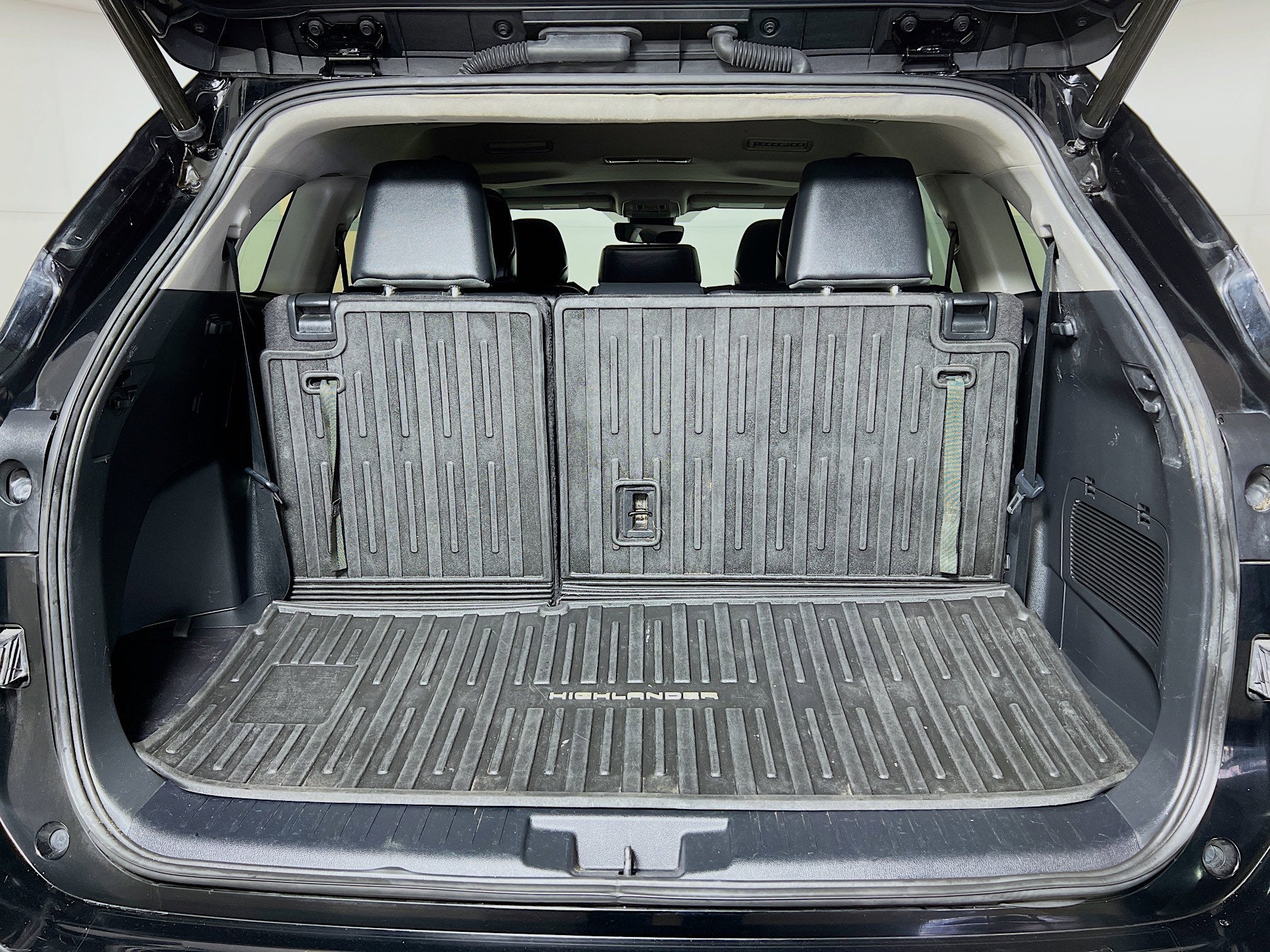 2023 Toyota Highlander Base