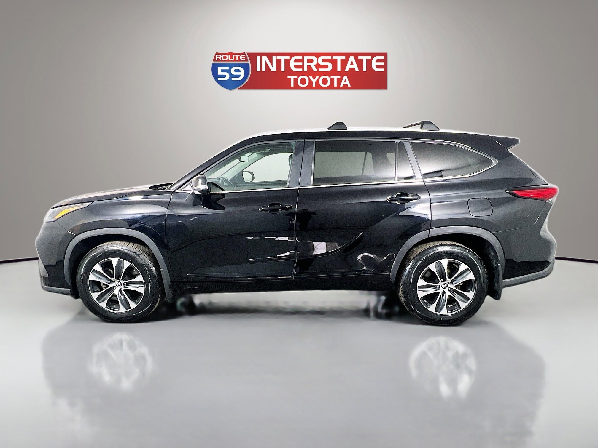 2023 Toyota Highlander Base