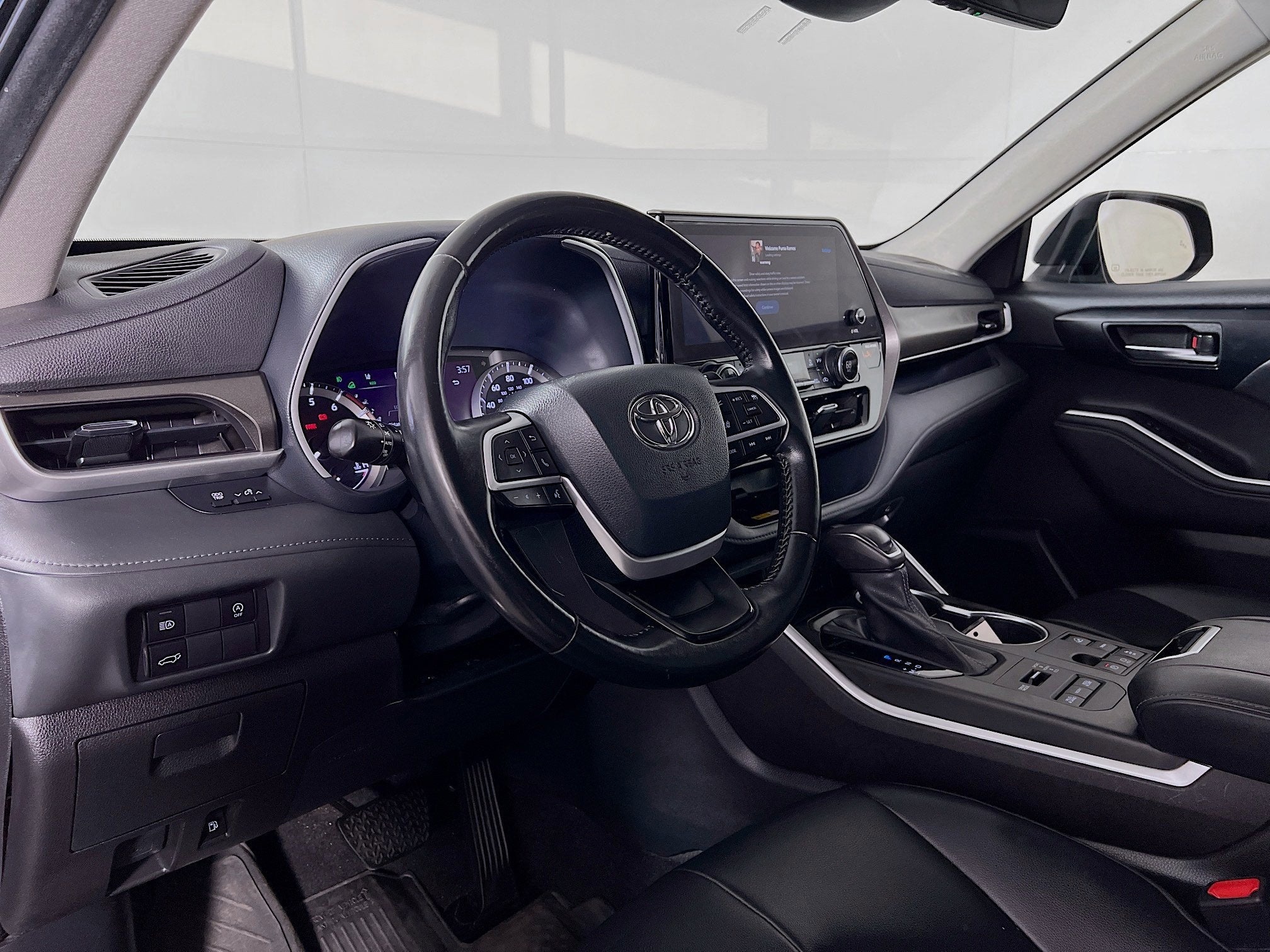 2023 Toyota Highlander Base