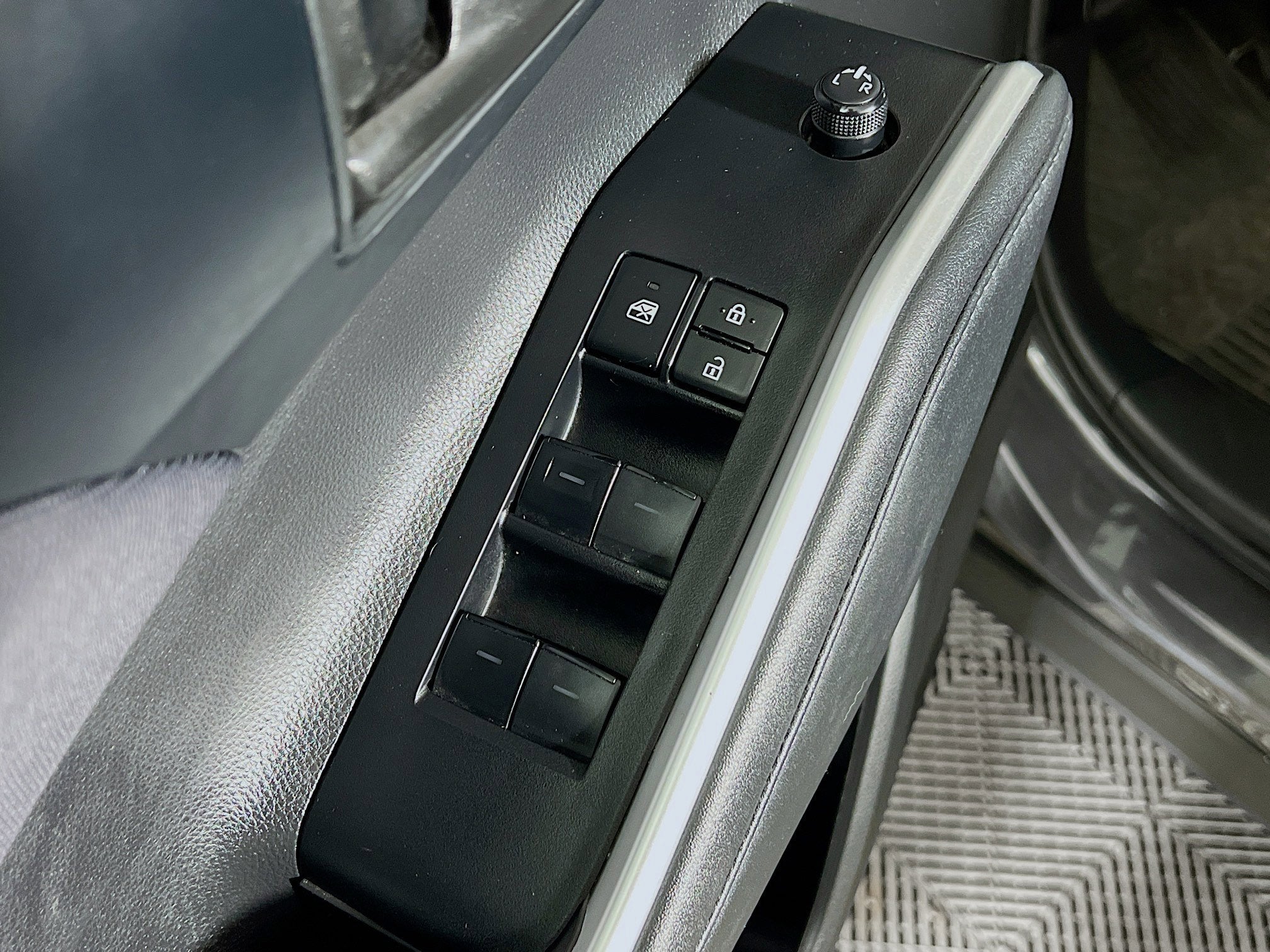 2023 Toyota Highlander Base