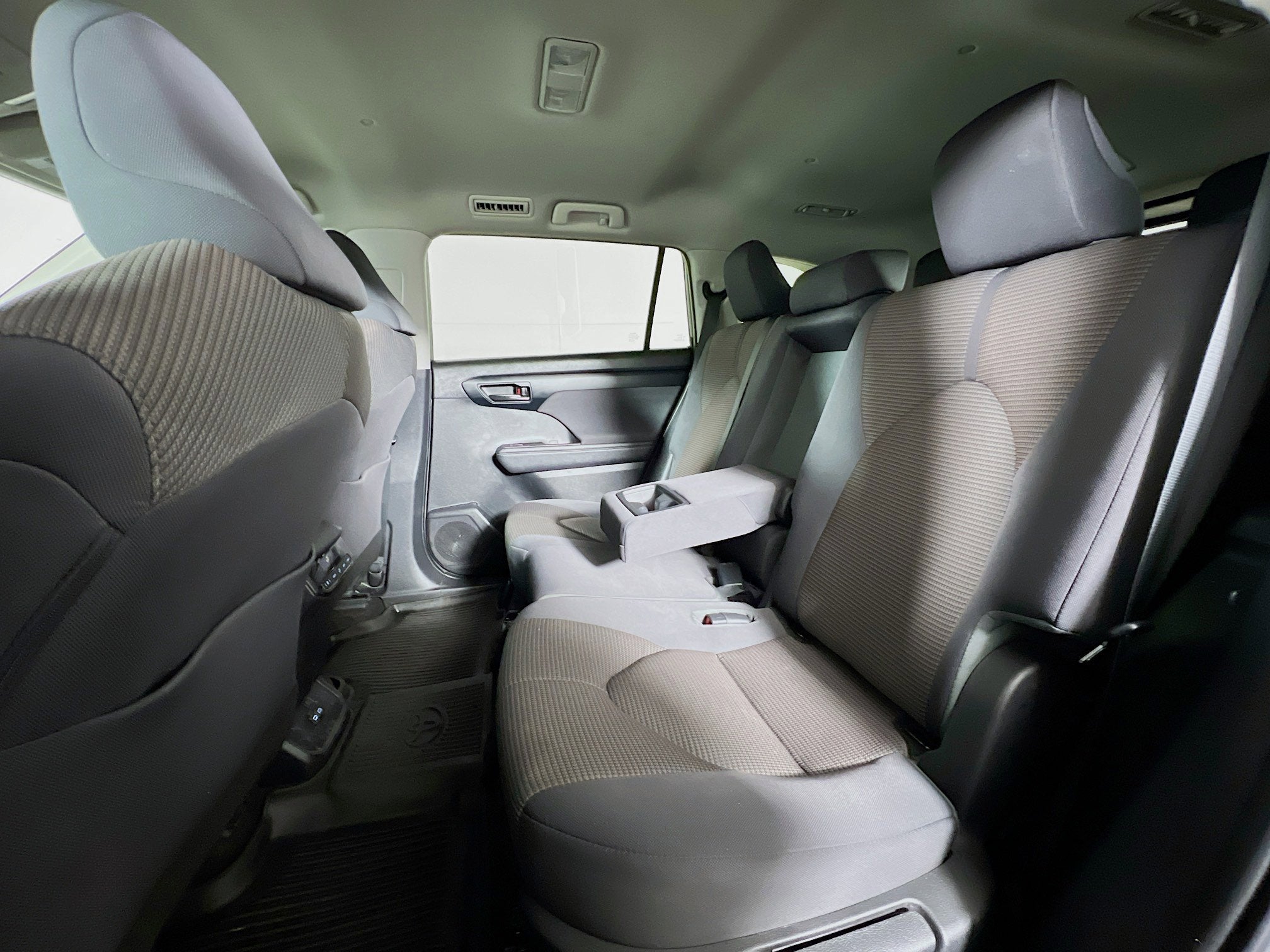 2023 Toyota Highlander Base