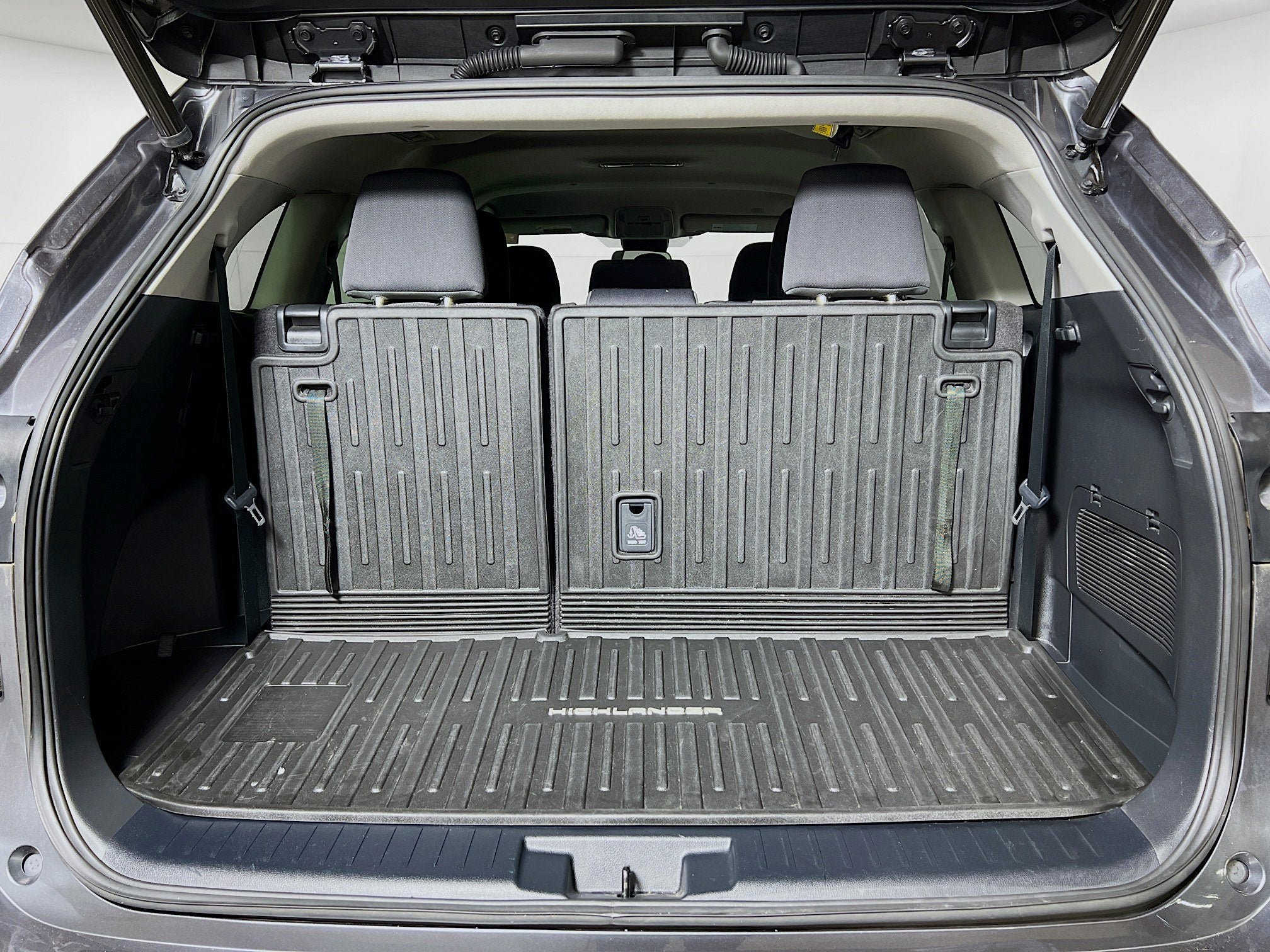 2023 Toyota Highlander Base