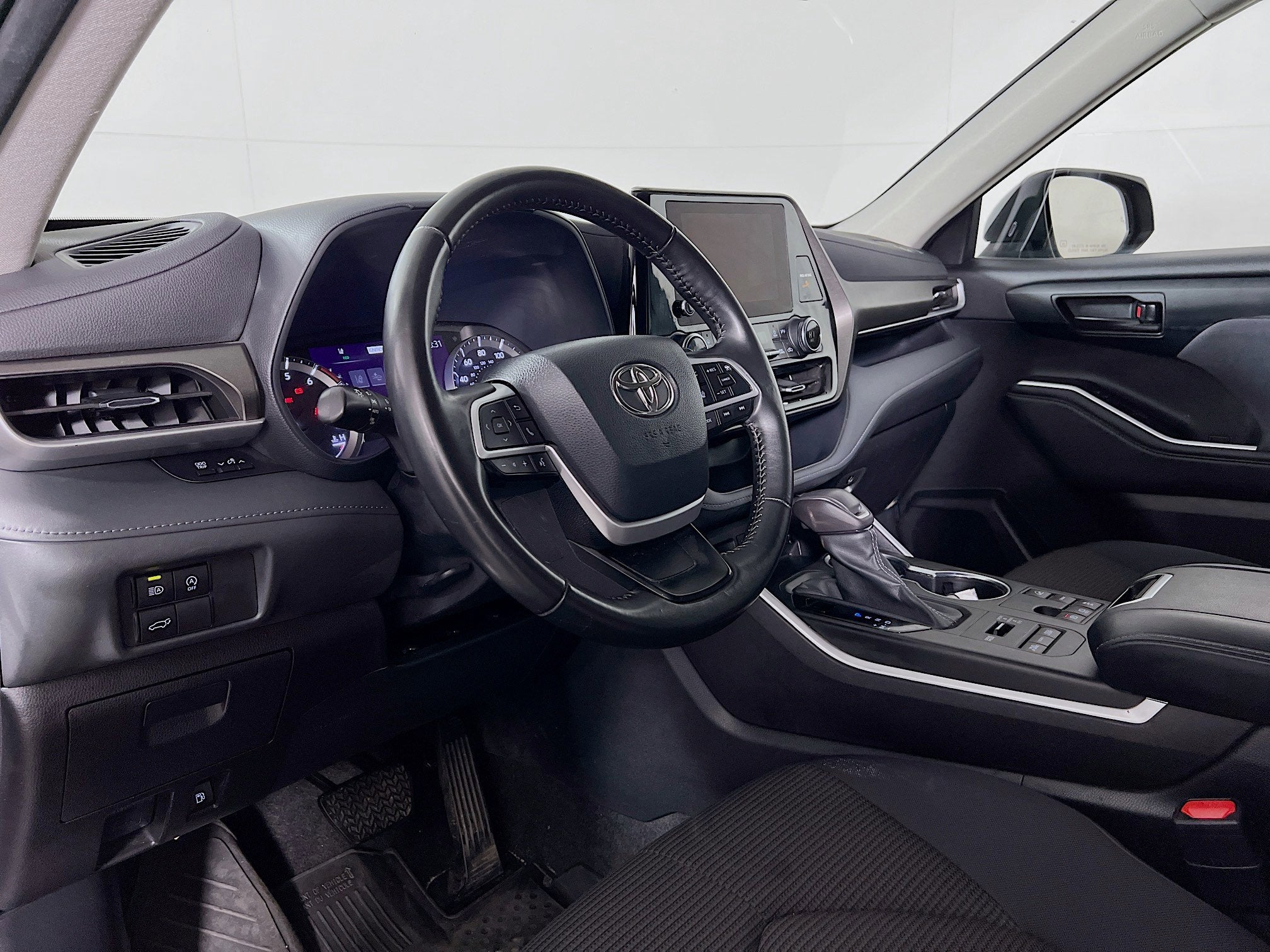 2023 Toyota Highlander Base