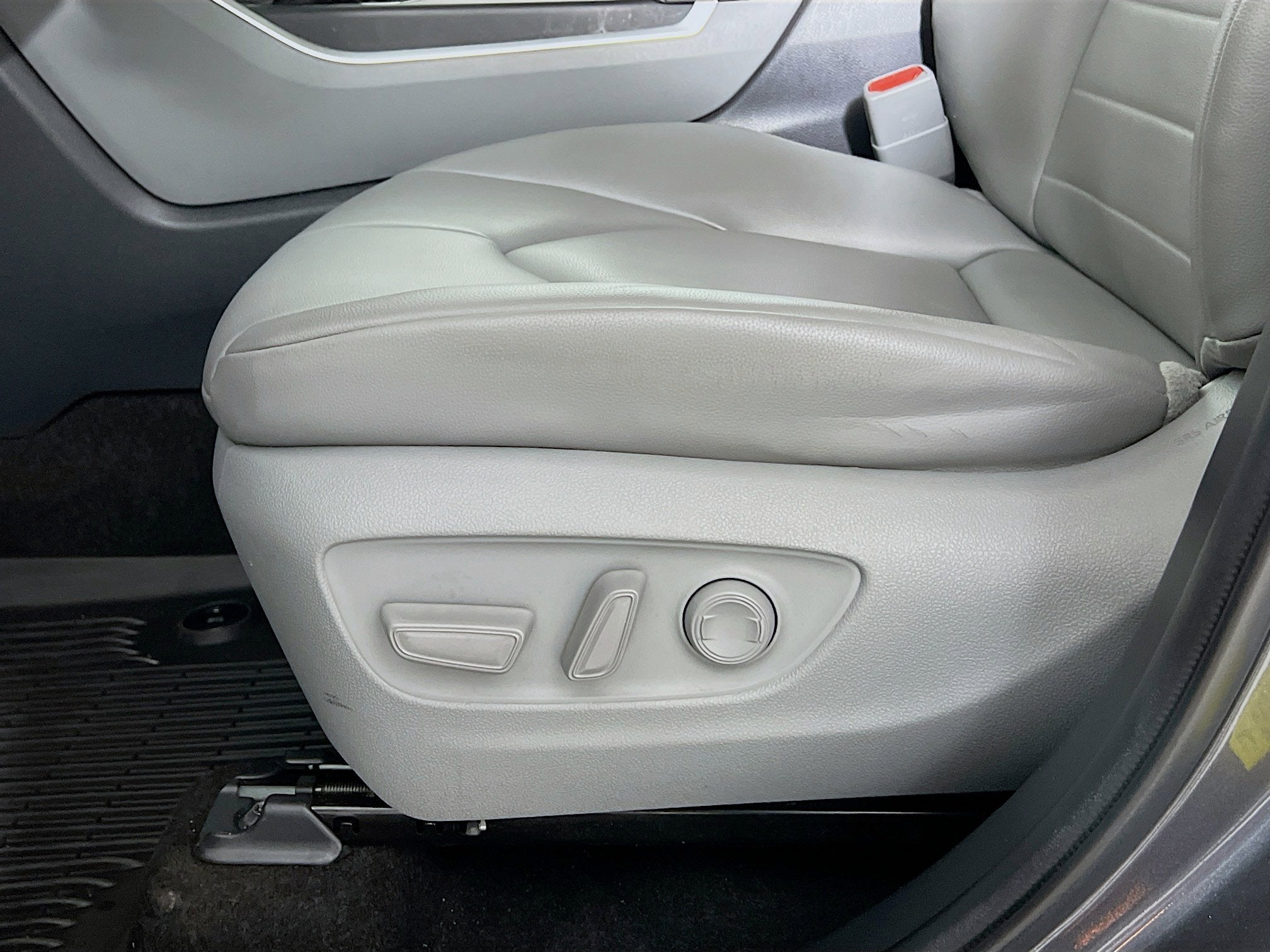 2023 Toyota Highlander Base