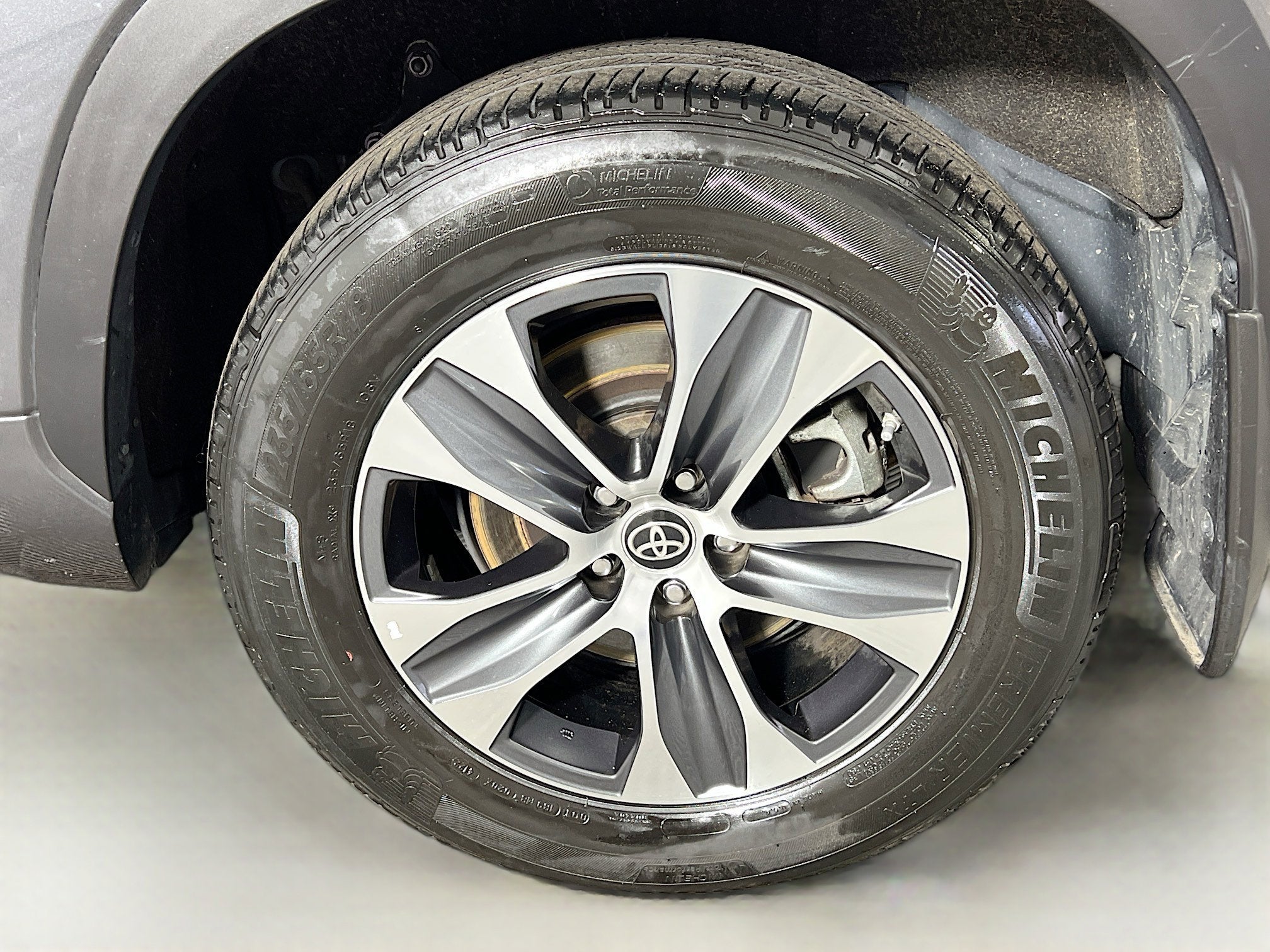 2023 Toyota Highlander Base