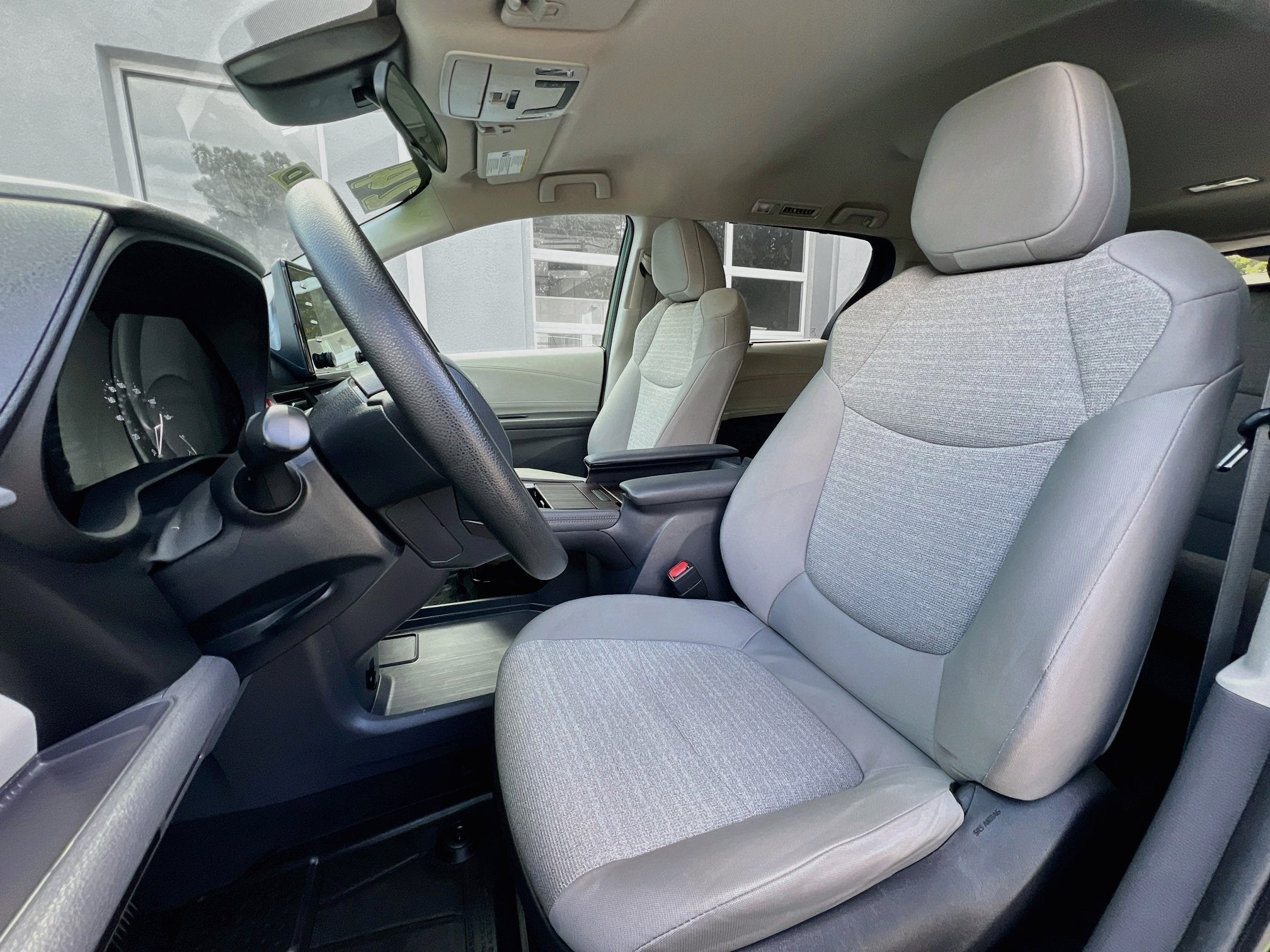 2024 Toyota Sienna LE