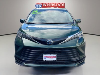 2024 Toyota Sienna LE