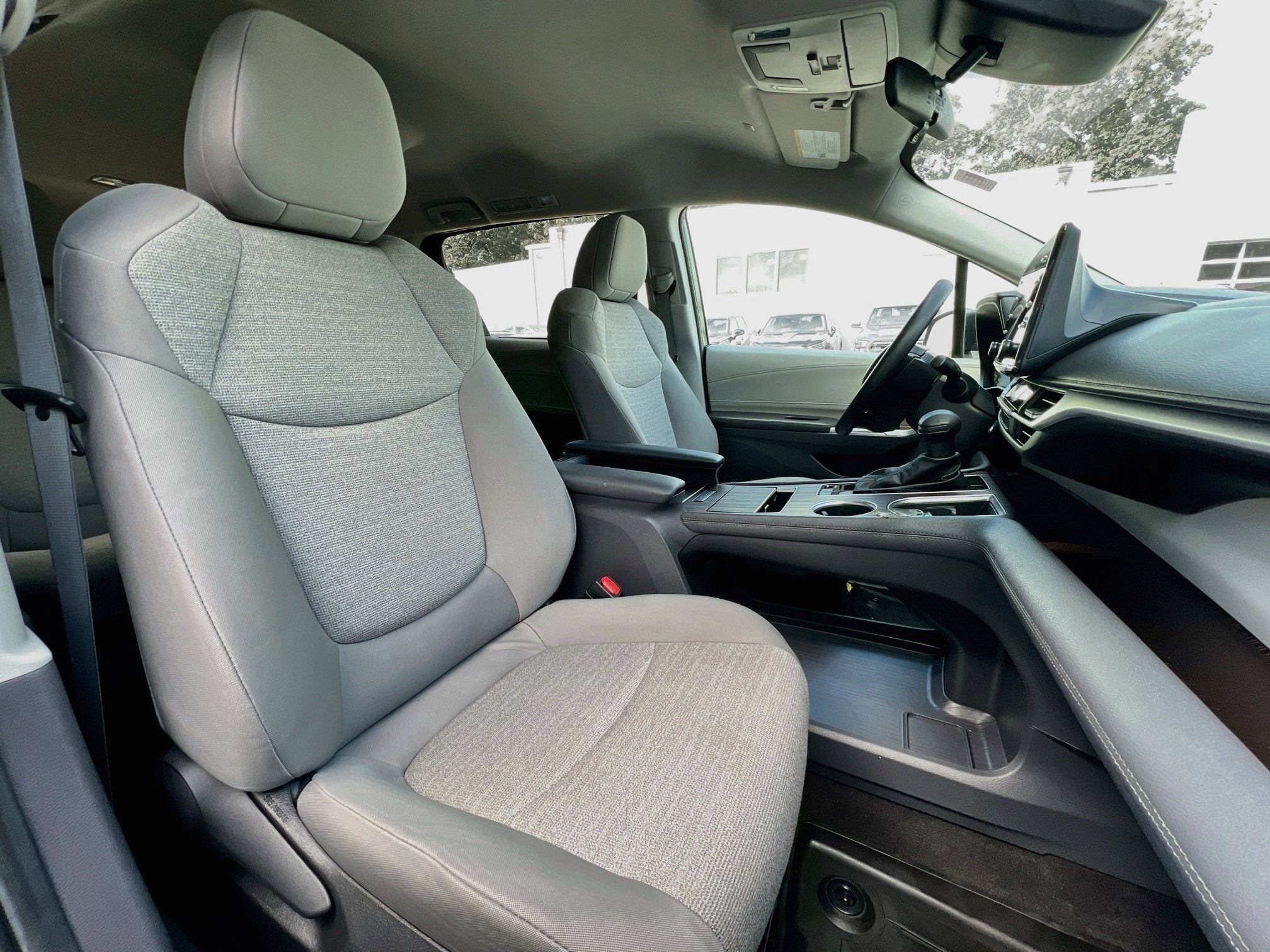2024 Toyota Sienna LE