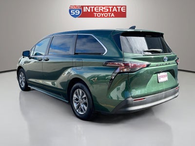2024 Toyota Sienna LE
