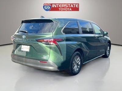 2024 Toyota Sienna LE