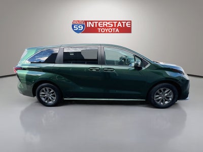 2024 Toyota Sienna LE