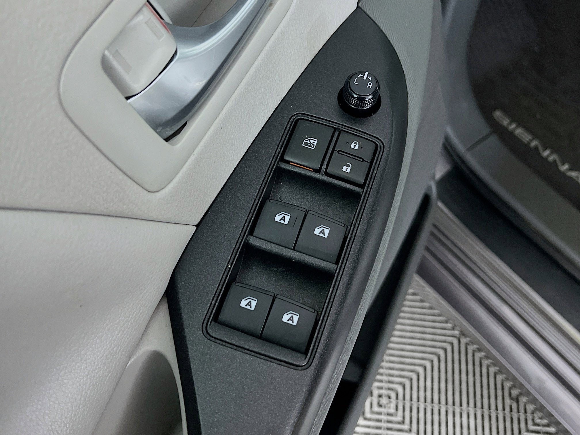 2020 Toyota Sienna Base