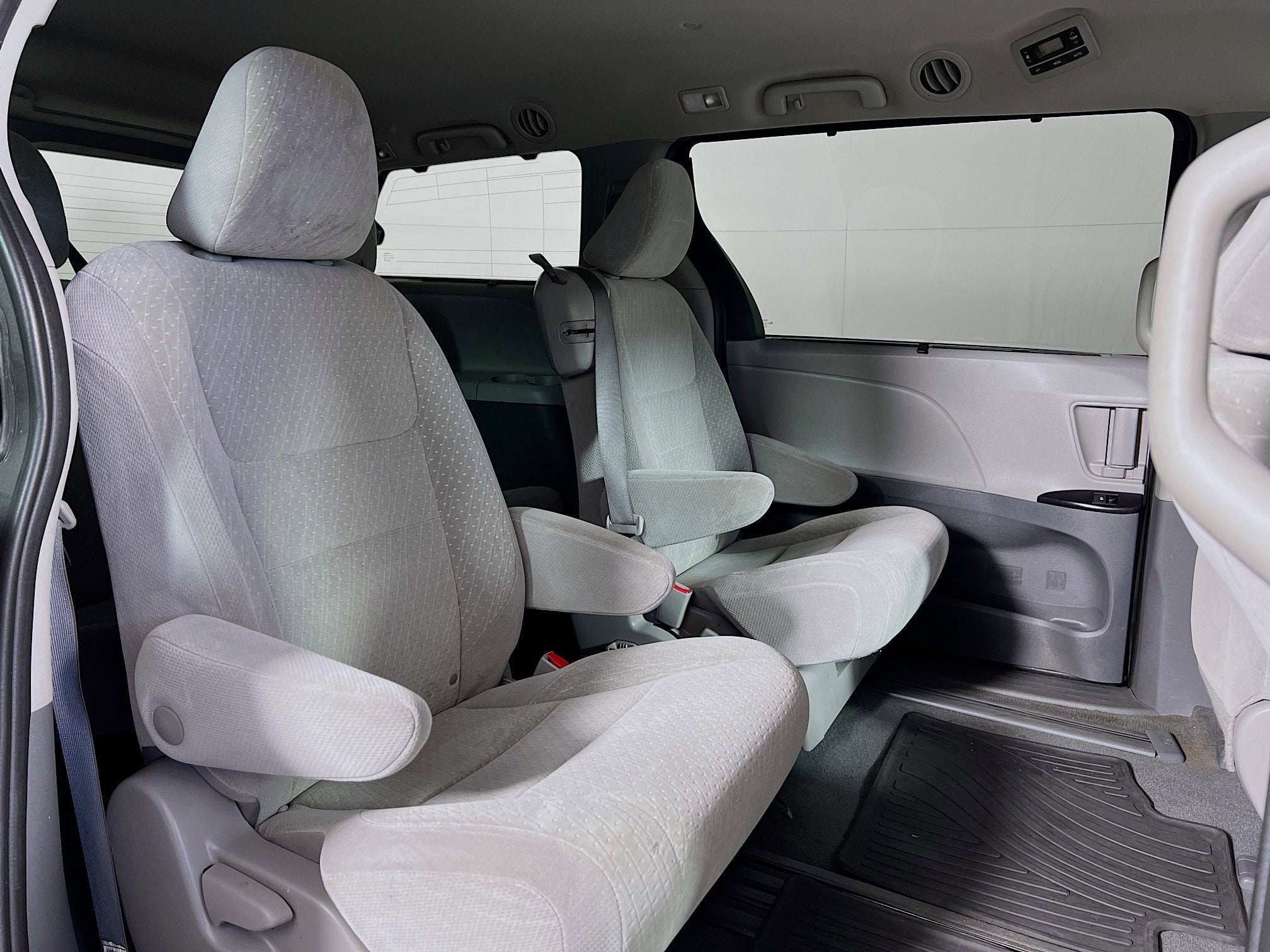 2020 Toyota Sienna Base