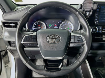 2022 Toyota Highlander XSE
