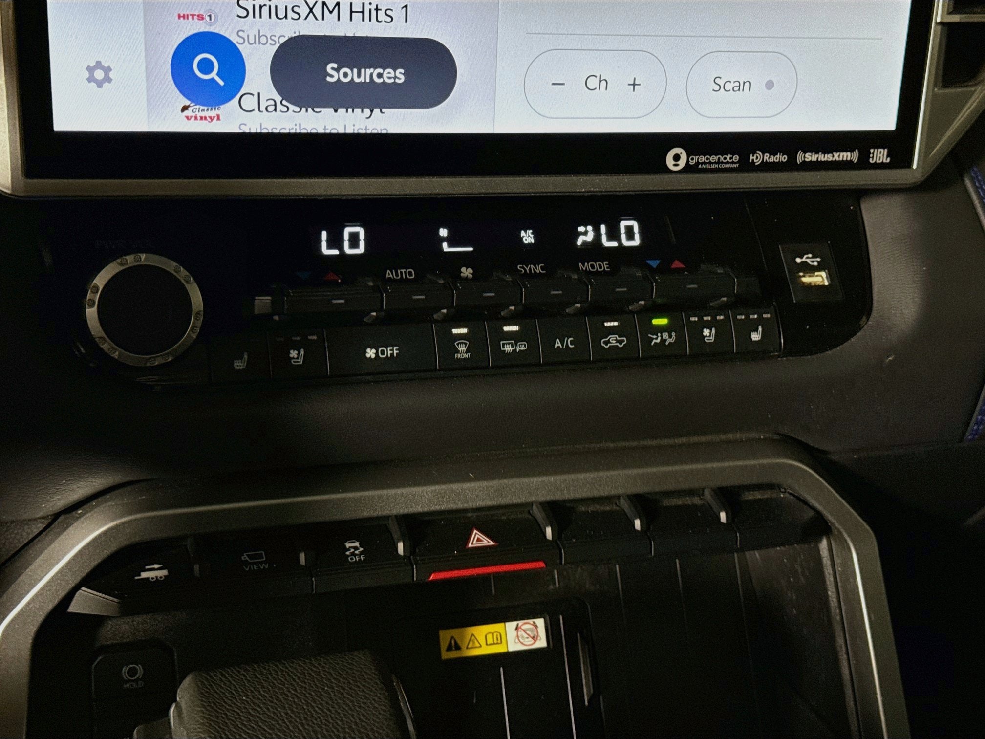 2024 Toyota Tundra Platinum - Photo 17