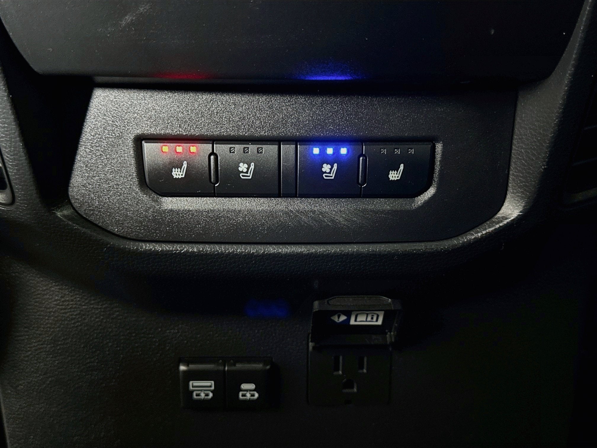 2024 Toyota Tundra Platinum - Photo 24