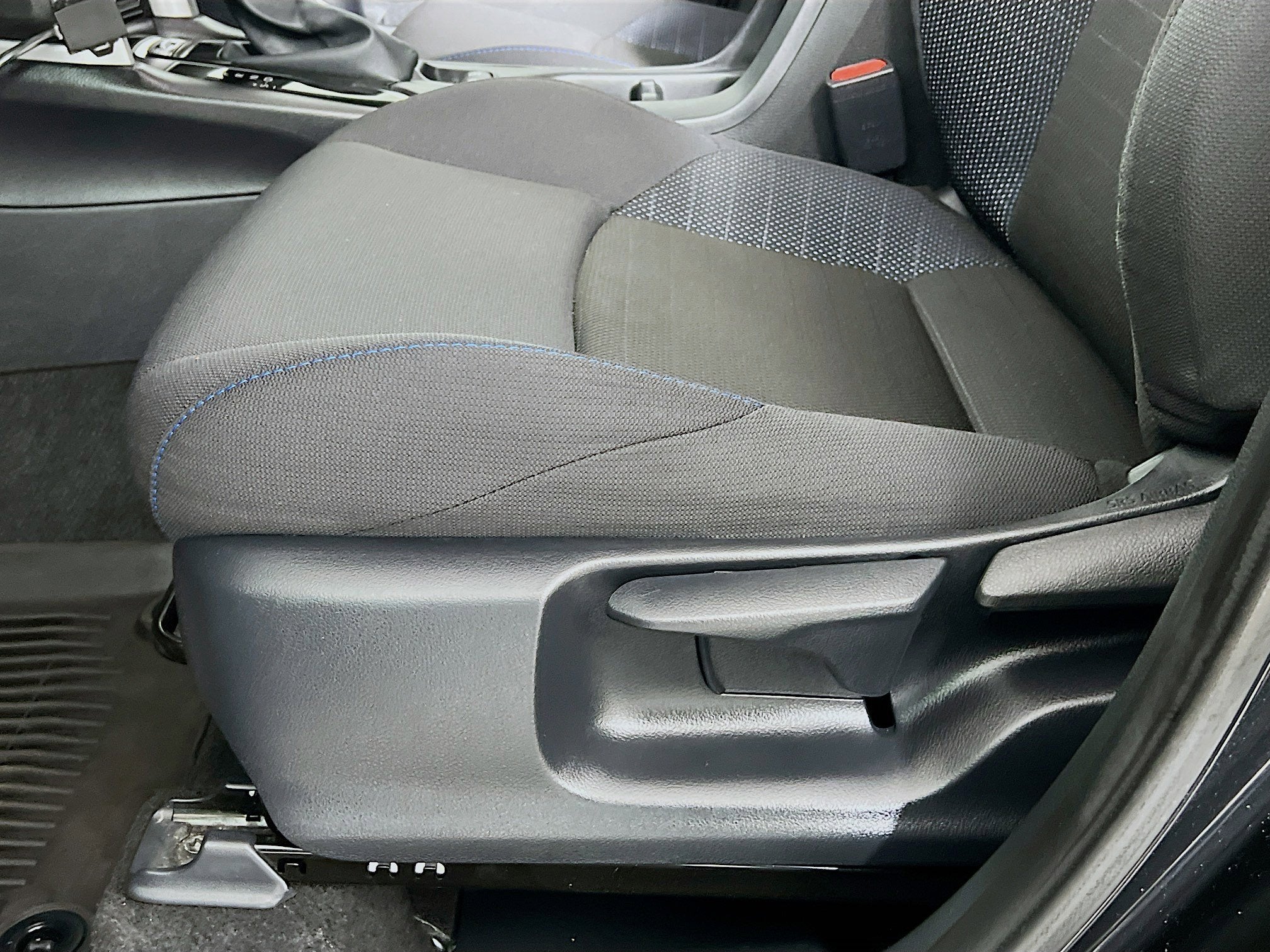 2024 Toyota Corolla Cross Hybrid SE
