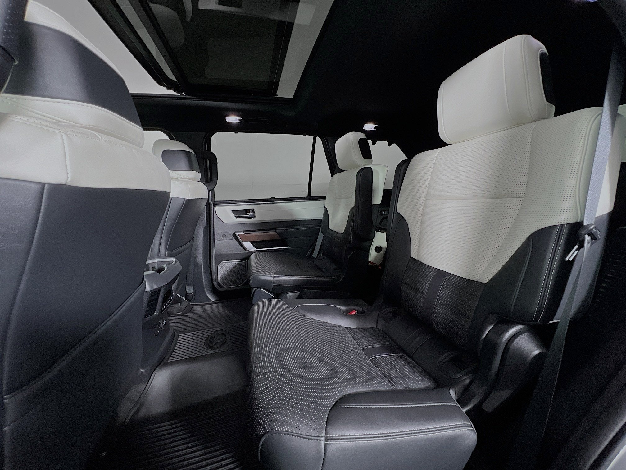 2025 Toyota Sequoia Base