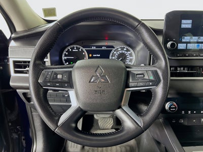 2022 Mitsubishi Outlander Base