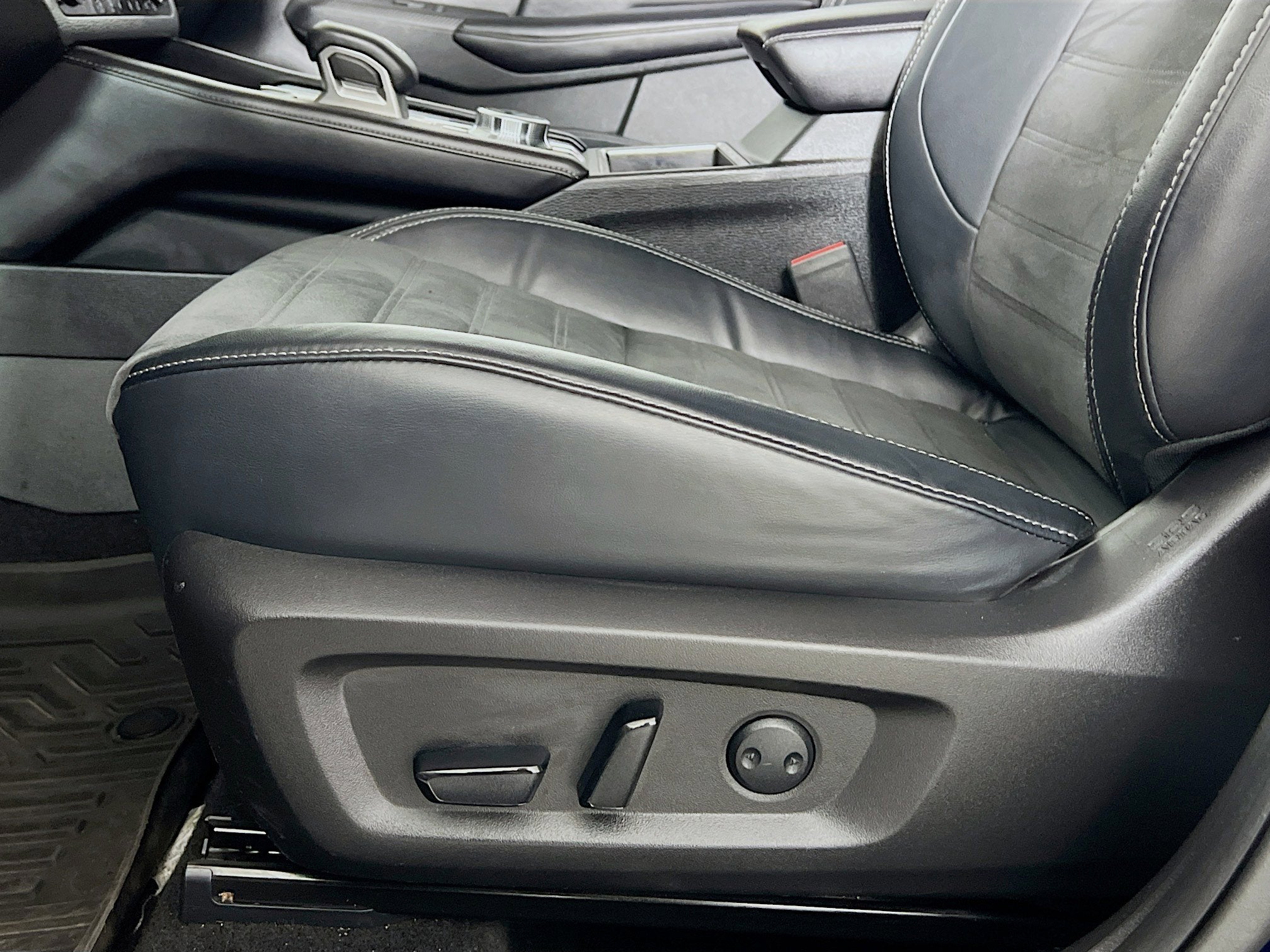 2022 Mitsubishi Outlander Base