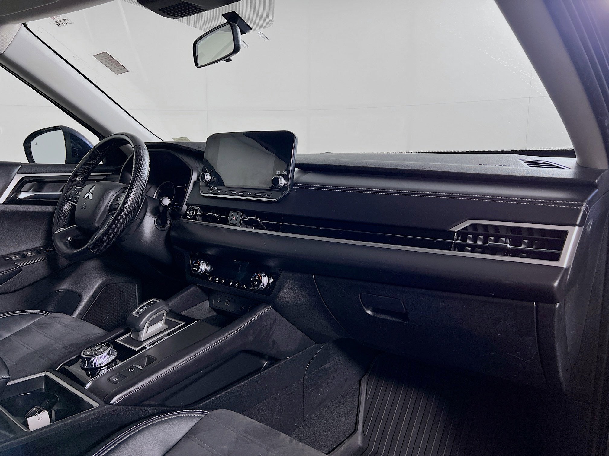 2022 Mitsubishi Outlander Base