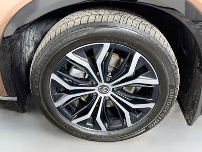 2025 Toyota Crown Signia Base