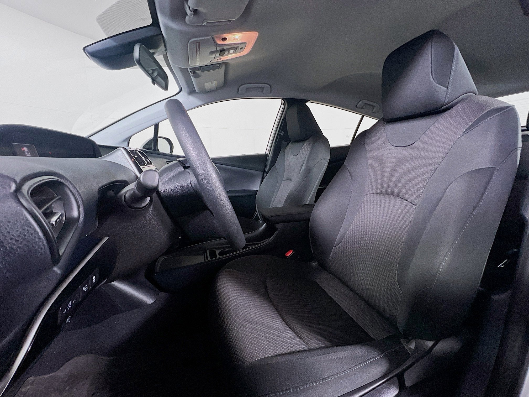 2022 Toyota Prius LE