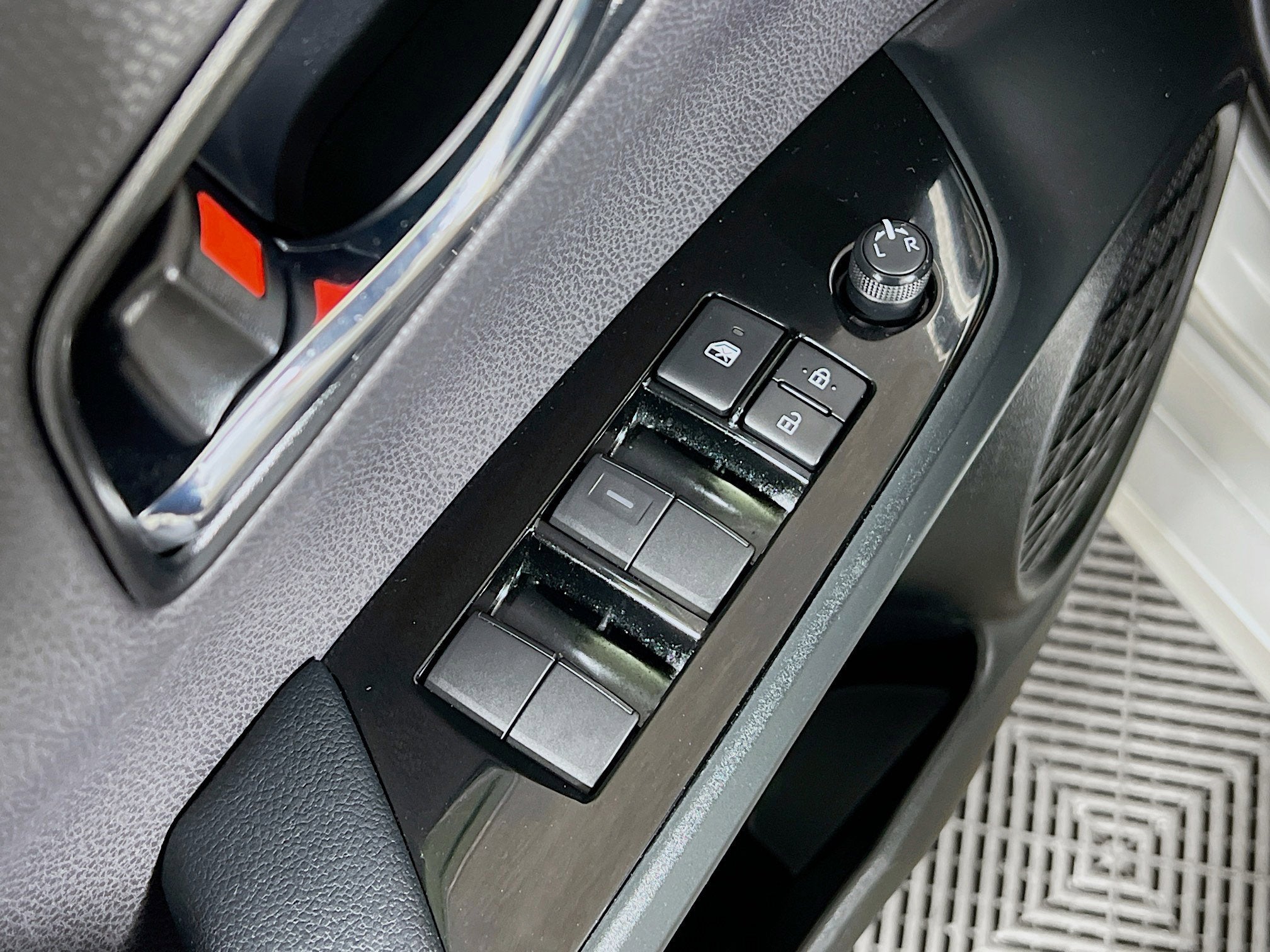 2022 Toyota Prius LE