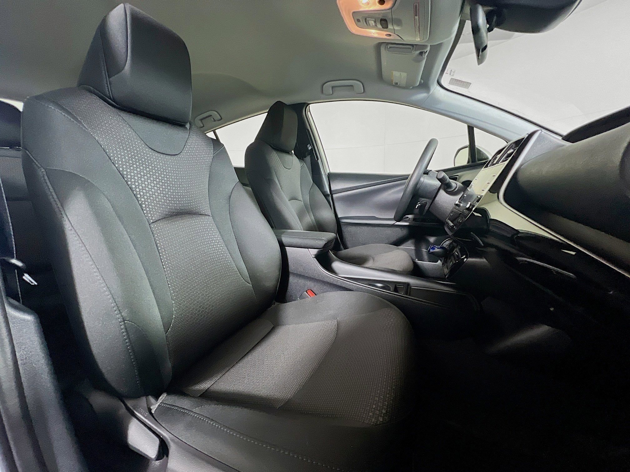 2022 Toyota Prius LE