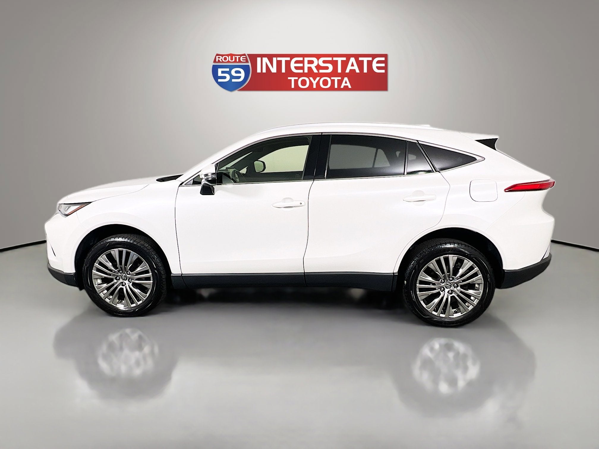 2022 Toyota Venza Base