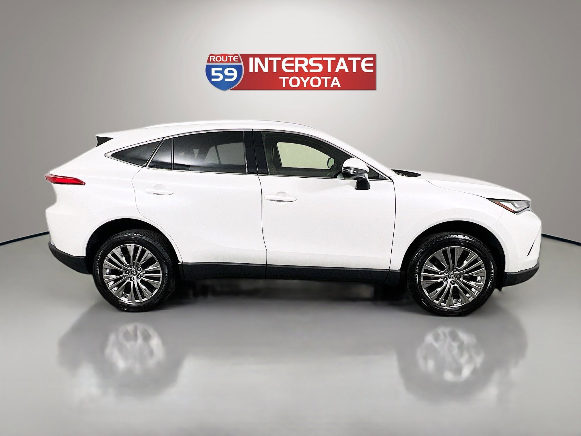 2022 Toyota Venza Base