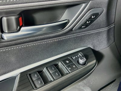2023 Toyota Venza Base