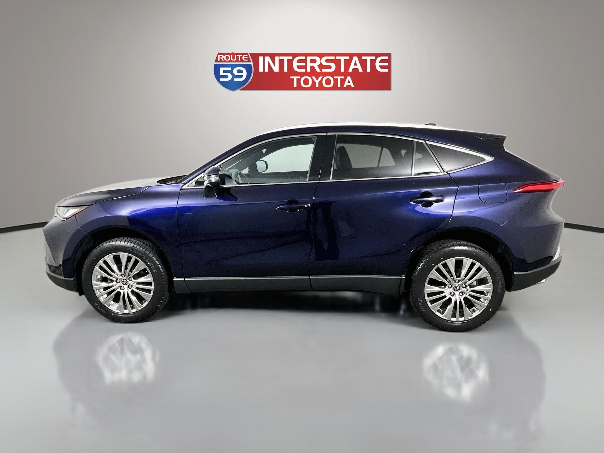 2023 Toyota Venza Base