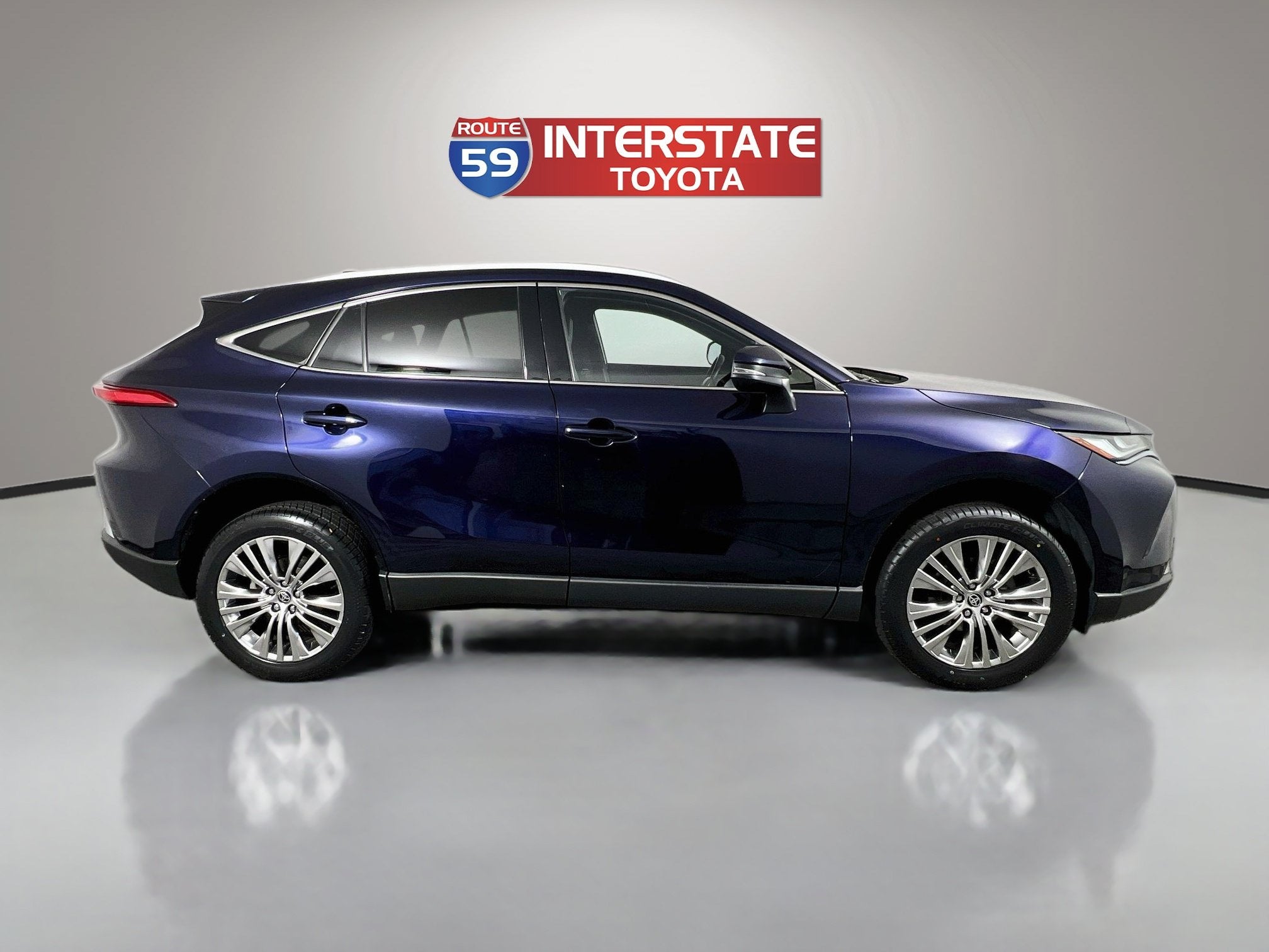 2023 Toyota Venza Base