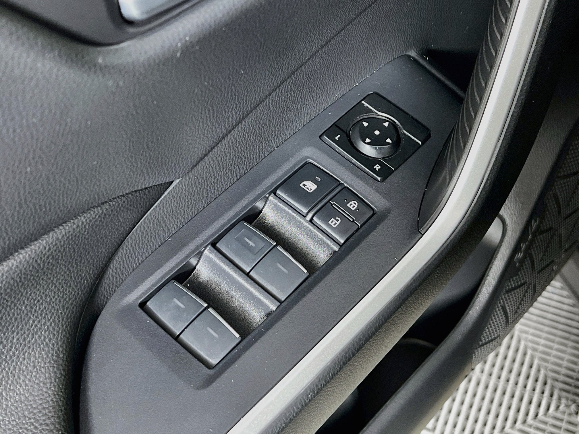2025 Toyota RAV4 Plug-In Hybrid SE