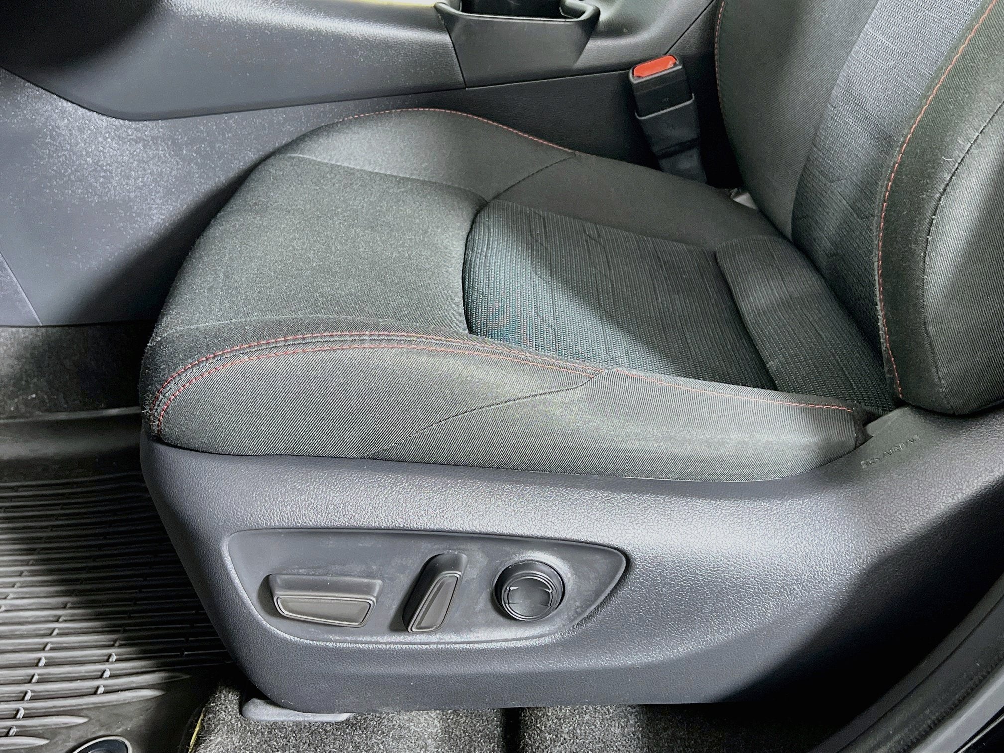 2025 Toyota RAV4 Plug-In Hybrid SE