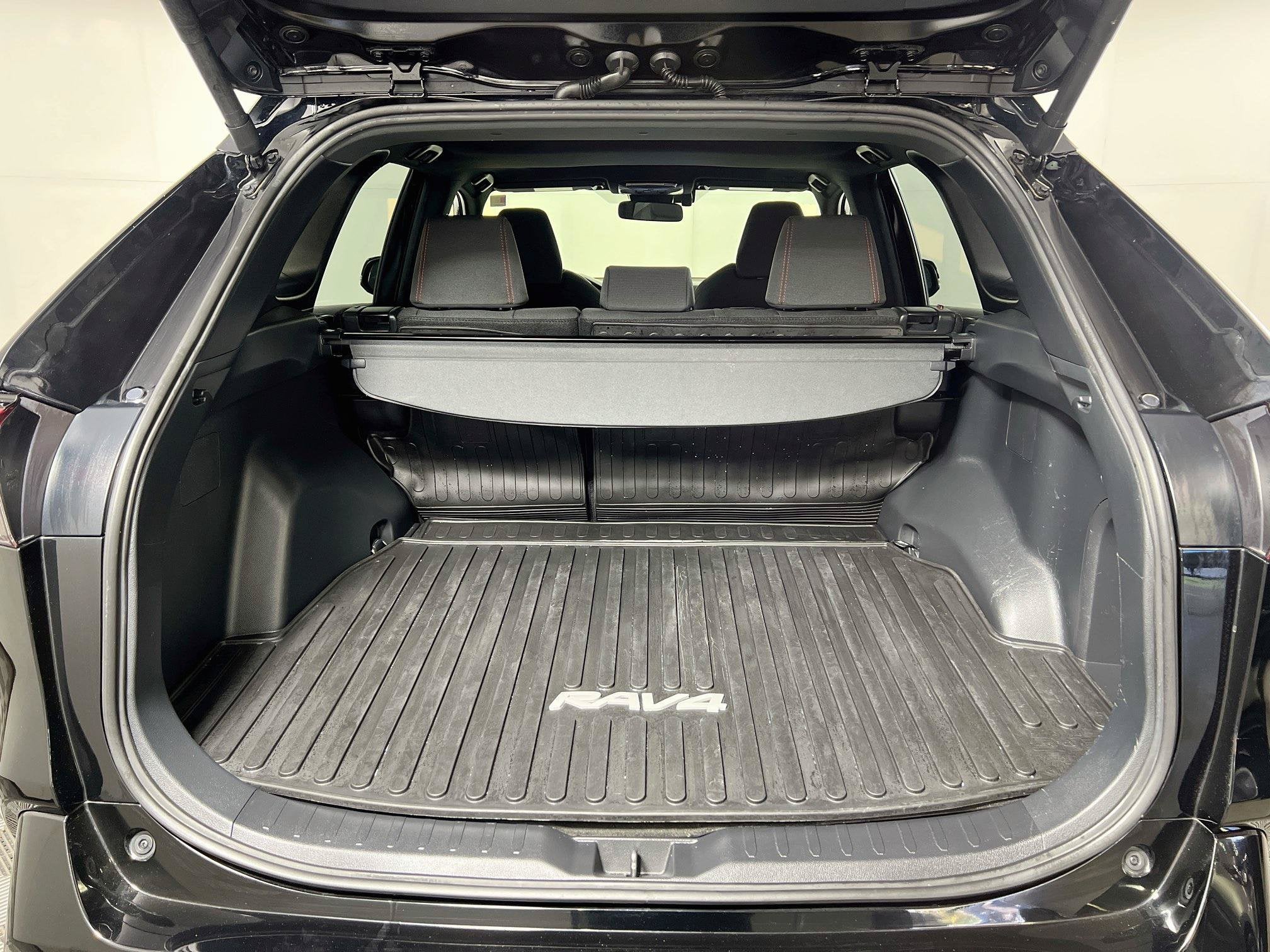 2025 Toyota RAV4 Plug-In Hybrid SE
