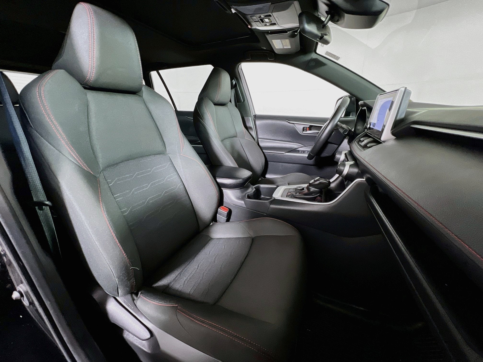 2025 Toyota RAV4 Plug-In Hybrid SE