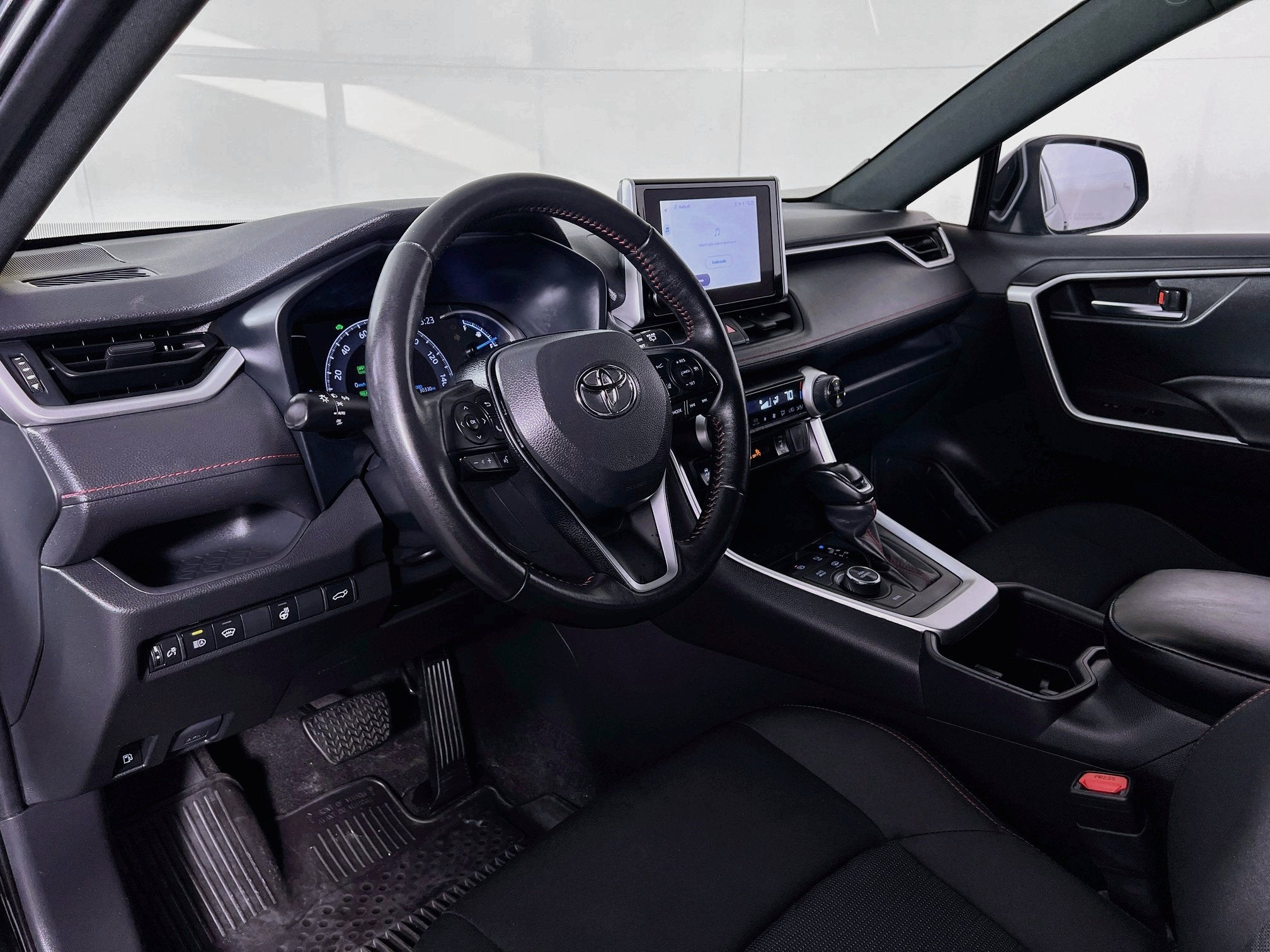 2025 Toyota RAV4 Plug-In Hybrid SE