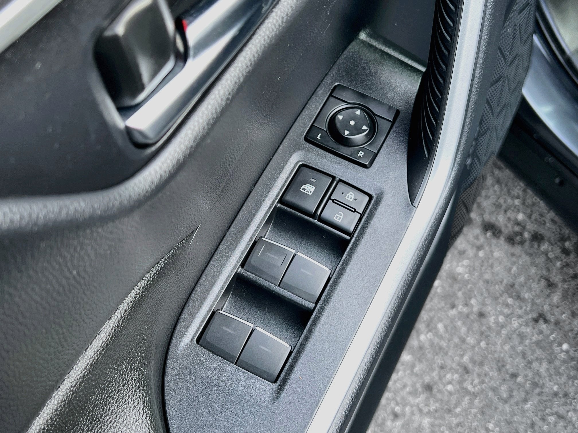 2024 Toyota RAV4 Prime SE