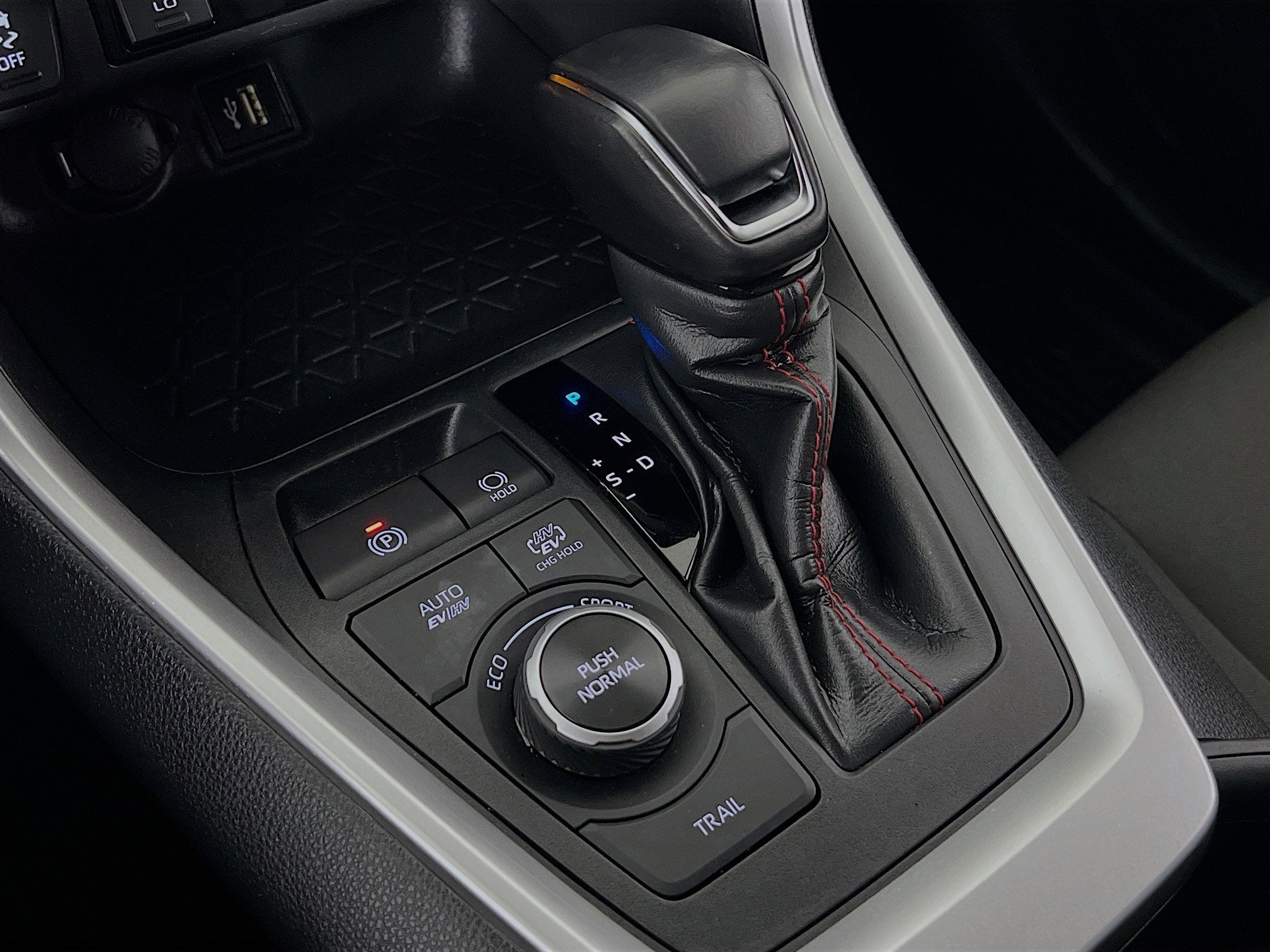 2024 Toyota RAV4 Prime SE