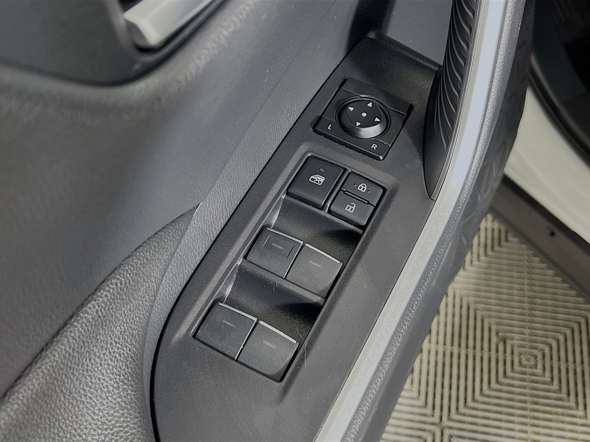 2024 Toyota RAV4 Prime SE