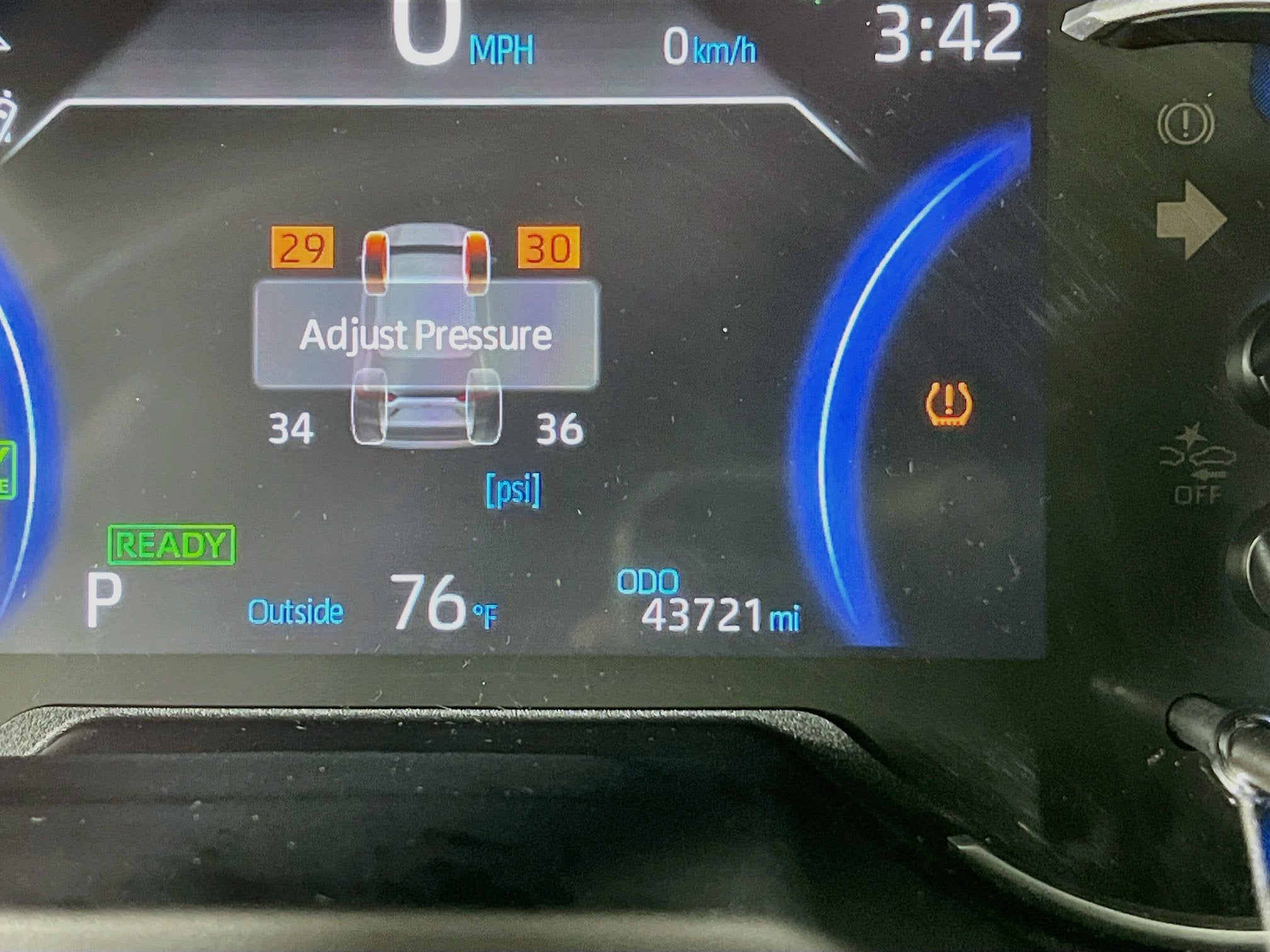 2024 Toyota RAV4 Prime SE