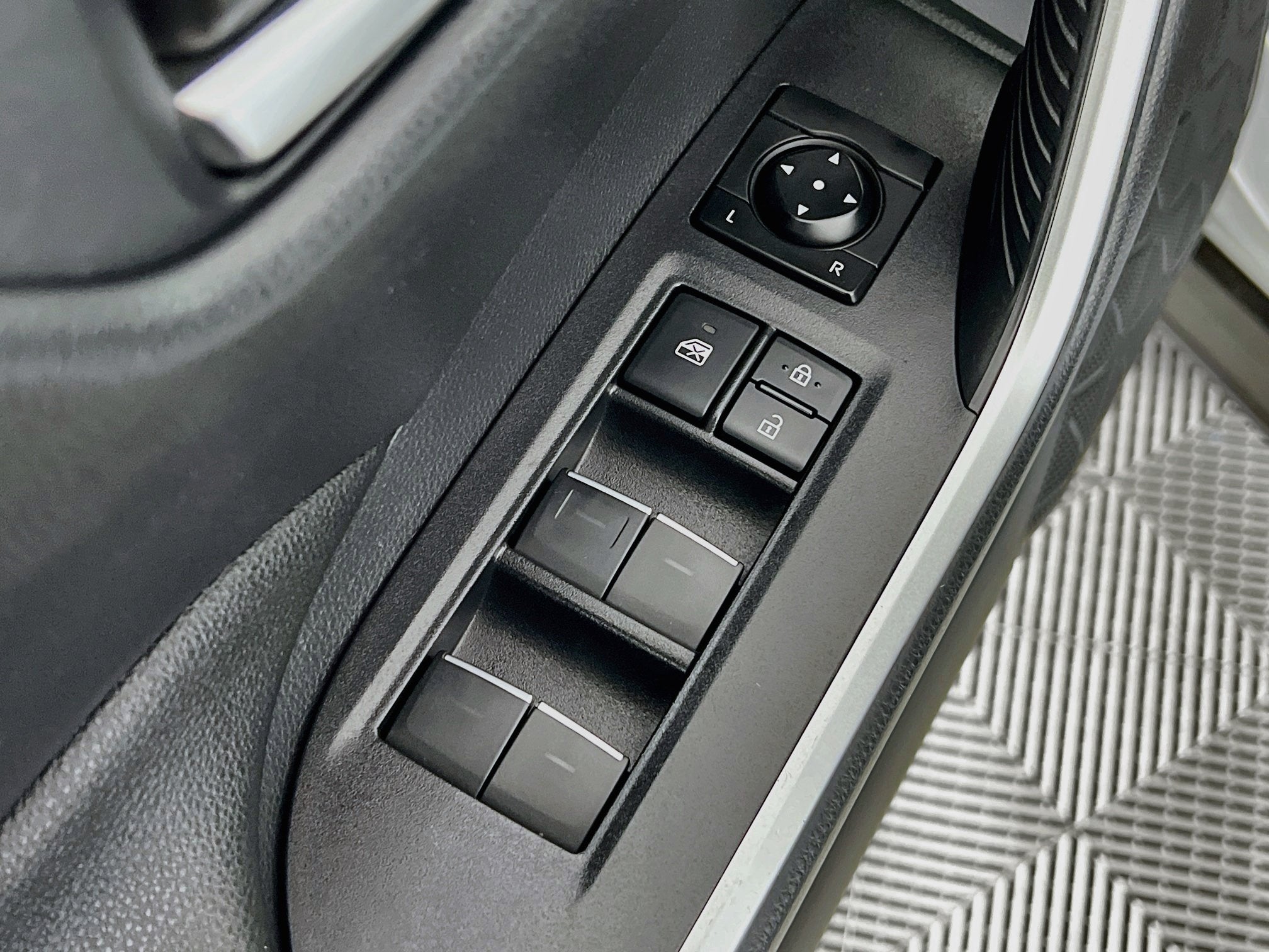 2024 Toyota RAV4 Prime SE