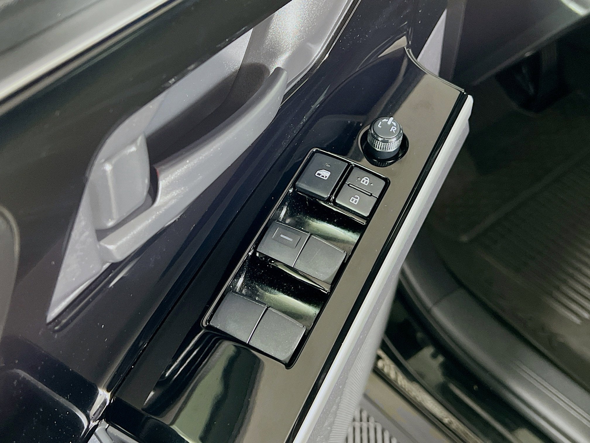 2024 Toyota bZ4X Base