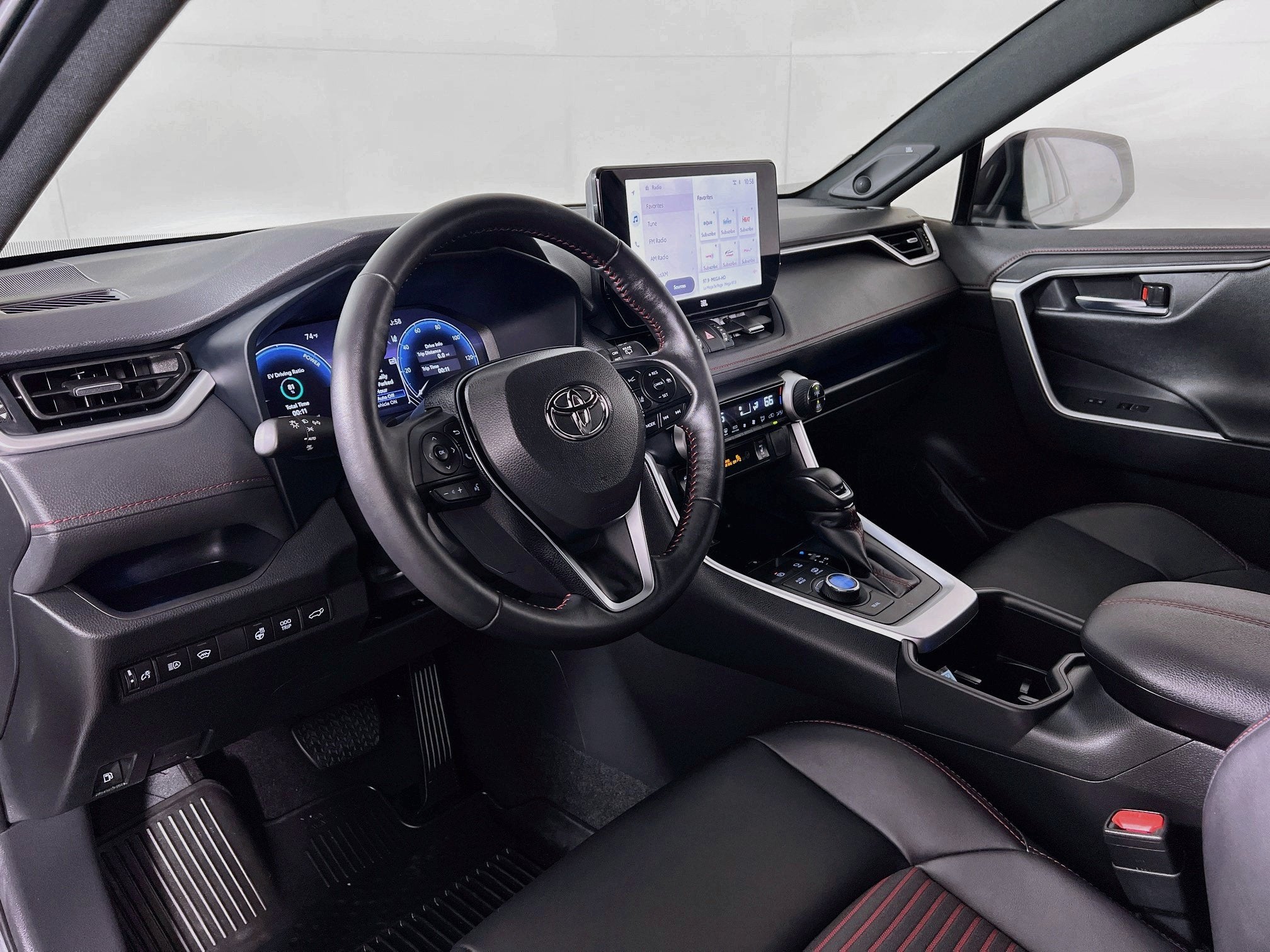 2025 Toyota RAV4 Plug-In Hybrid XSE