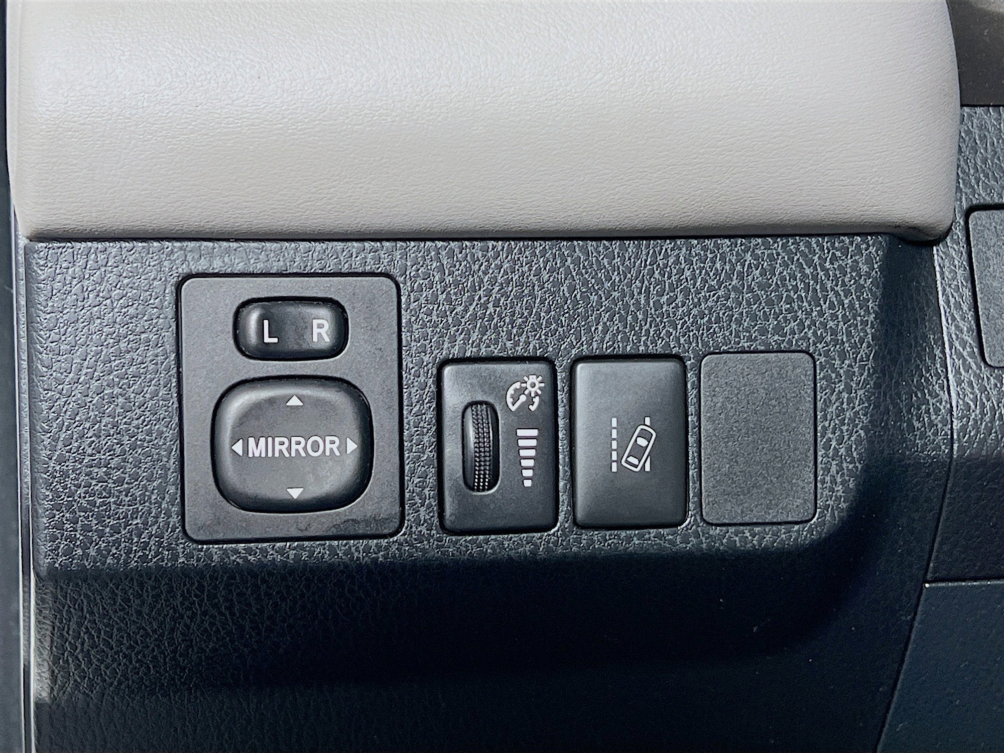 2017 Toyota RAV4 Hybrid XLE