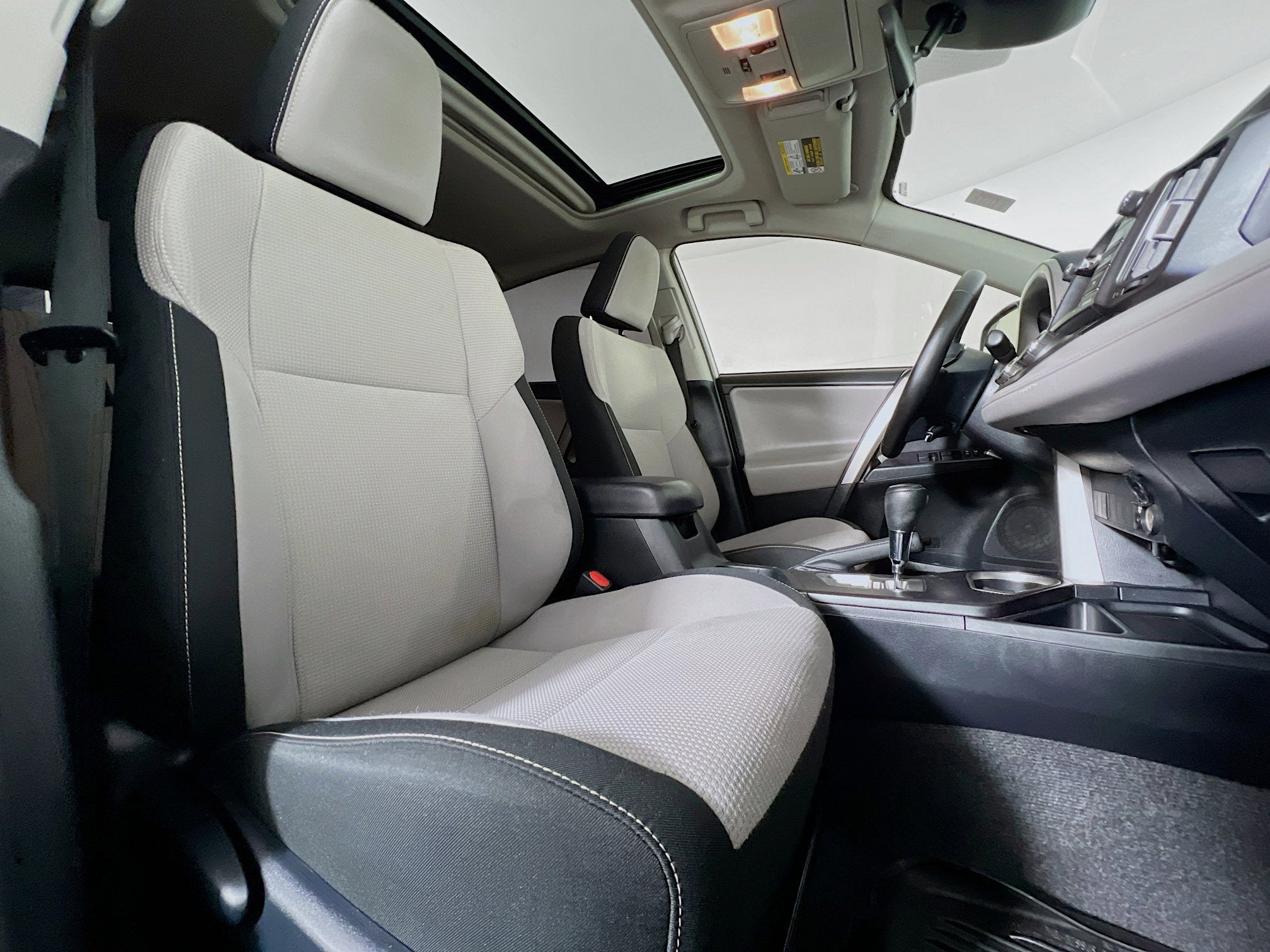 2017 Toyota RAV4 Hybrid XLE